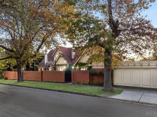 House for sale in Canterbury