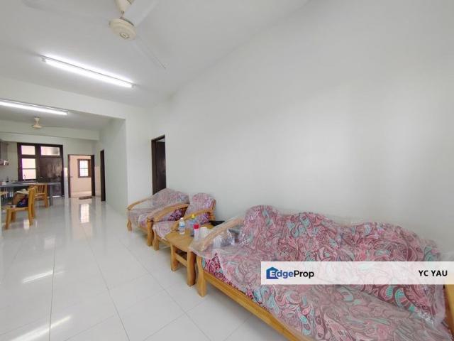 Condominium for sale in Malaka