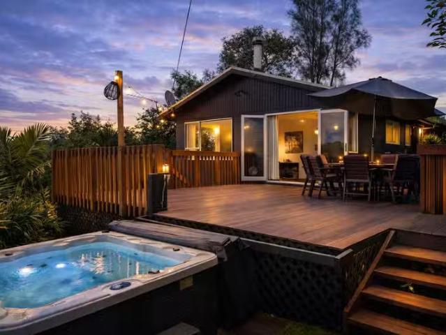 House for sale in Oratia, Oroua County