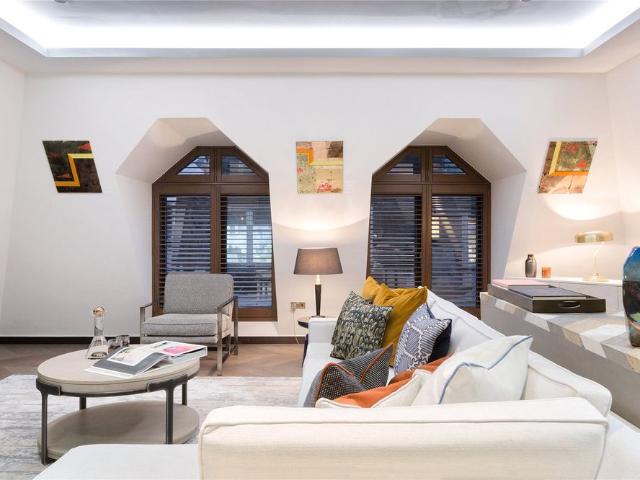 Apartment for rent in Soho, Greater London