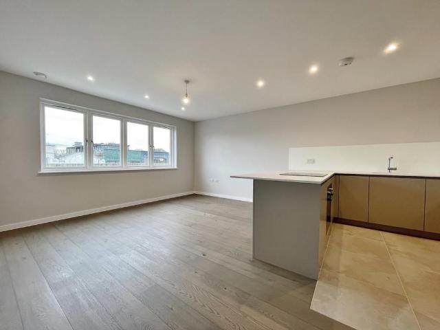 House for rent in Golders Green, Greater London