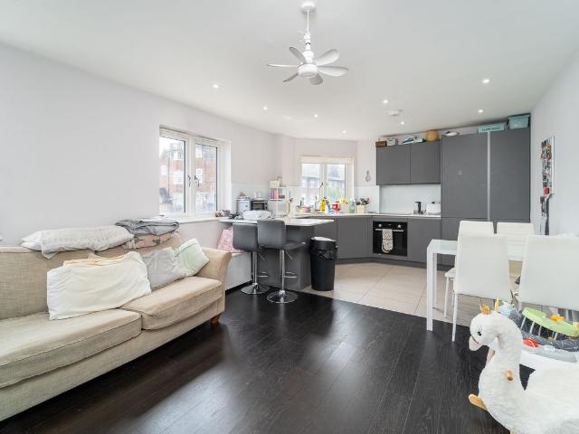 Apartment for rent in Golders Green, Greater London