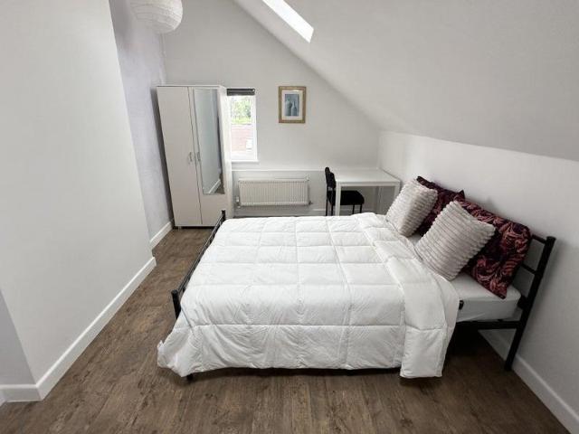 House for rent in Golders Green, Greater London