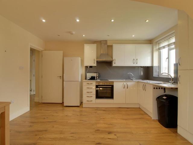 Apartment for rent in Temple Fortune, Greater London