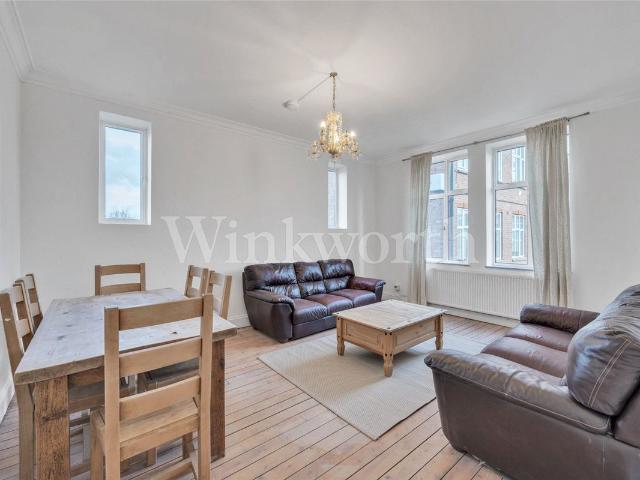 Apartment for rent in Golders Green, Isle Of Man