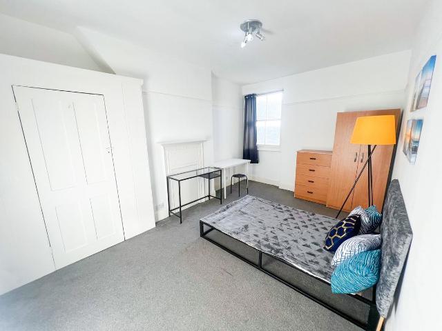 Room for rent in Golders Green, Greater London
