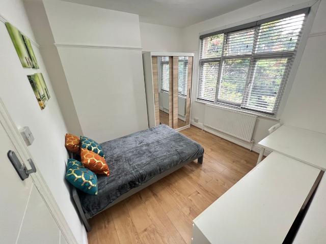 Room for rent in Hendon, Greater London