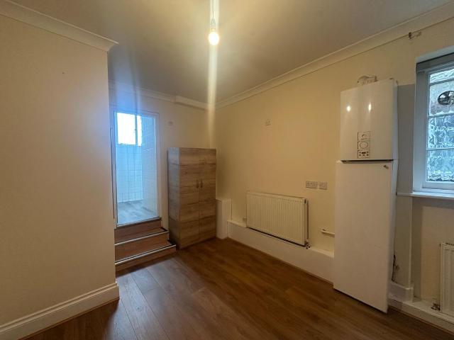 Studio for rent in Golders Green, Greater London