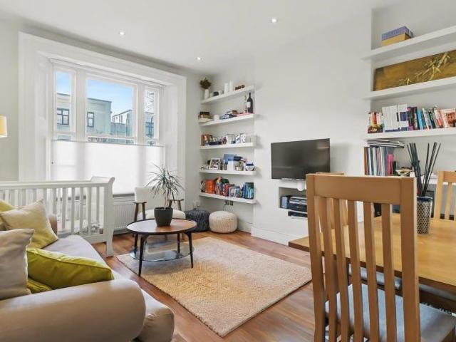 Apartment for rent in Swiss Cottage, Greater London