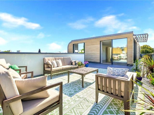 Apartment for rent in Kensal Town, Greater London
