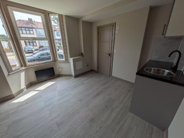 House for rent in Ponders End, Greater London