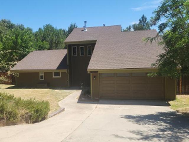 House for sale in Oakhurst, California