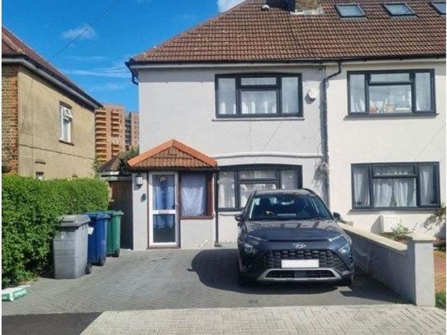 Apartment for rent in West Hendon, The Hyde