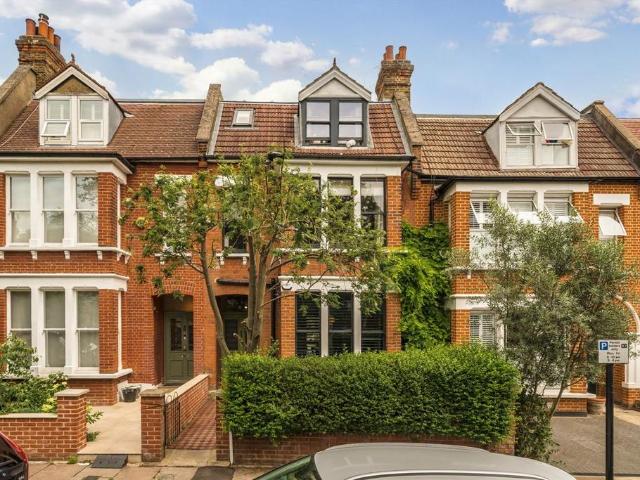 House for rent in London Borough of Ealing, Greater London