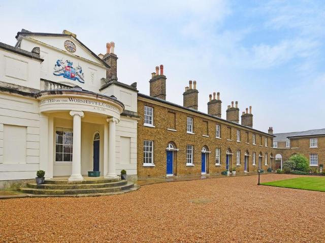 House for rent in London Borough of Ealing, Greater London