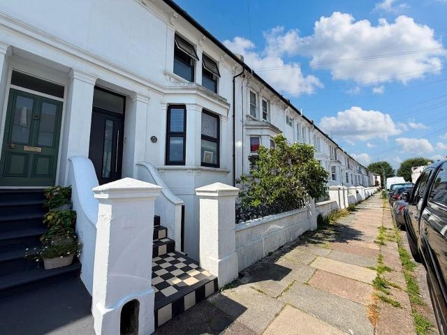 Studio for rent in Aldrington