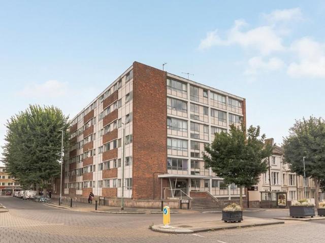 Apartment for rent in Aldrington