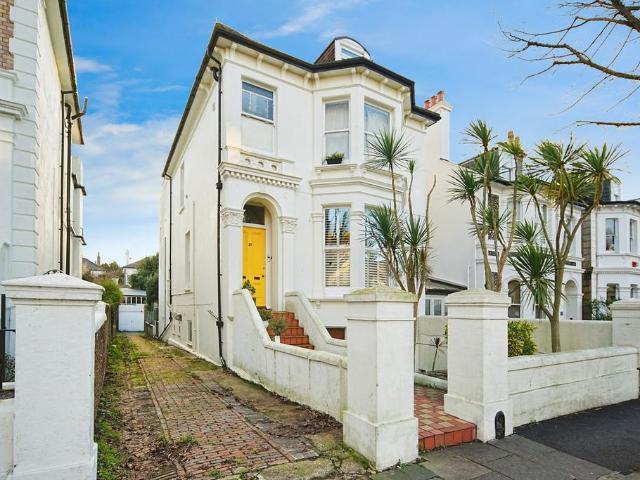 Apartment for rent in Aldrington