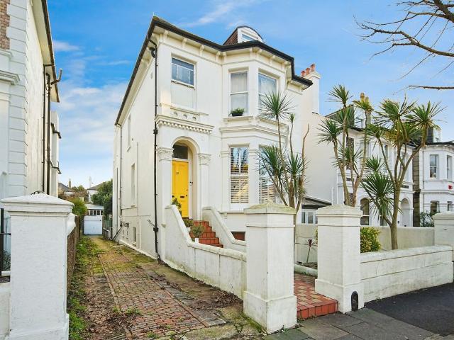 Apartment for rent in Aldrington