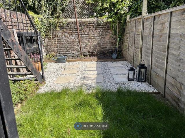 House for rent in Aldrington