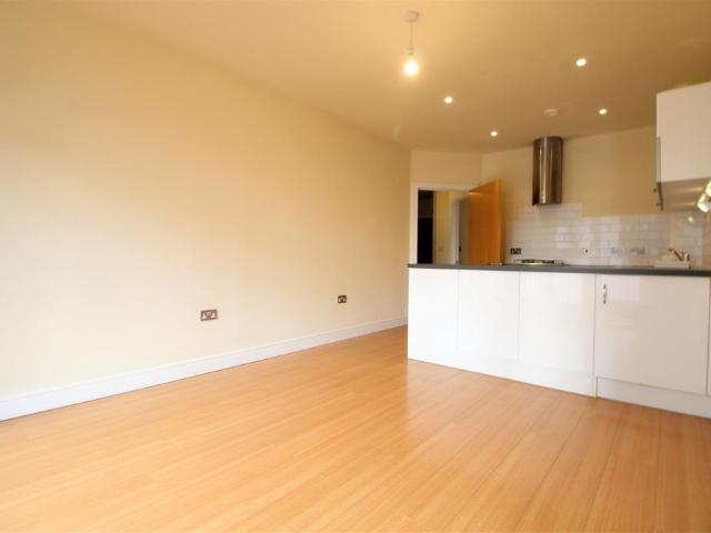 Apartment for rent in Horsell, Woking