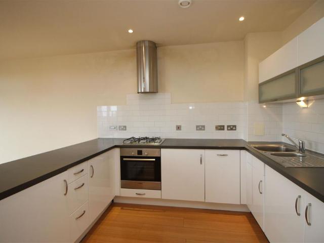 Apartment for rent in Horsell, Woking