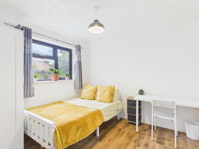 Apartment for rent in Lakenham, East Bank