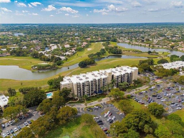 Condo for sale in Weston