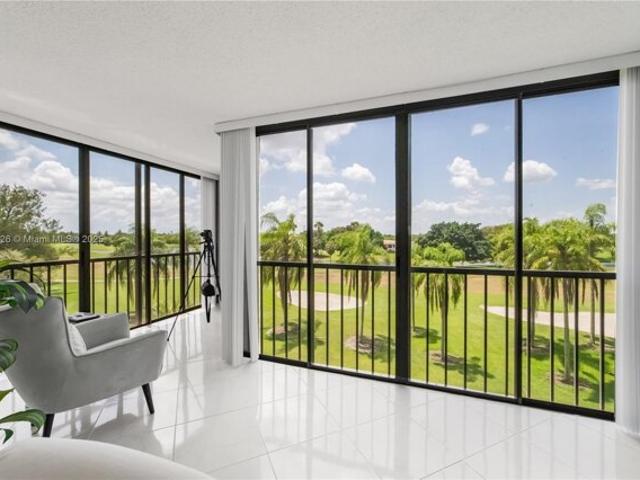 Condo for sale in Weston