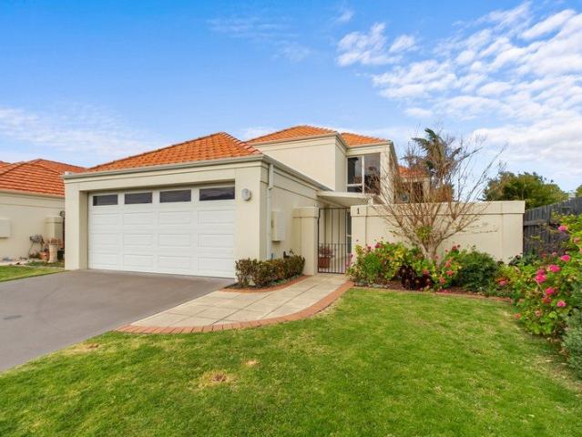 Townhouse for sale in Lakes Entrance, Victoria