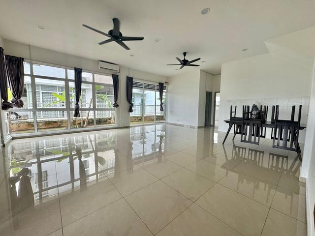 Residential House for sale in Malaka