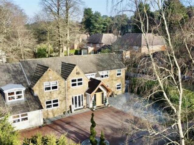 House for sale in Heatherside, Heol-las
