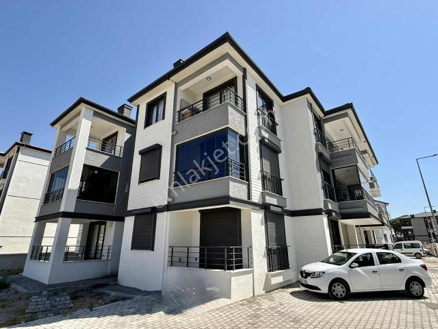 Yaya, Gömeç içerisinde kiralık mülk