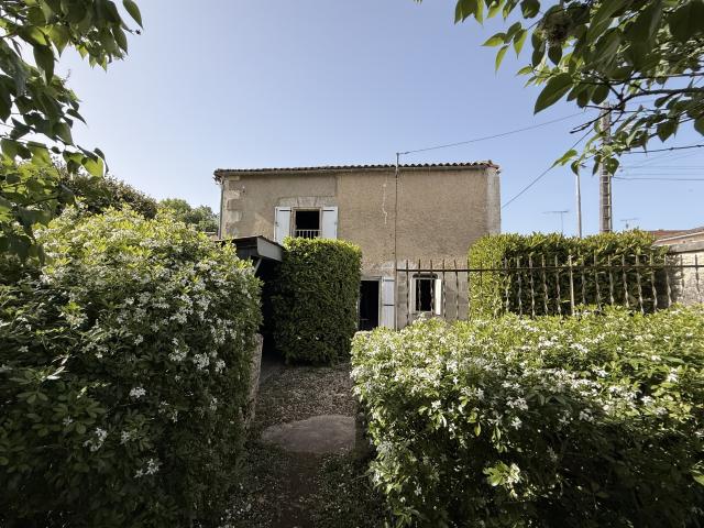 Château vente à Angoulême, Gond-pontouvre