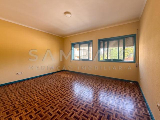 Ponto Comercial alugar em Gondomar