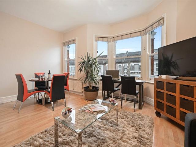 Apartment for rent in London Borough of Croydon, Thornton Heath