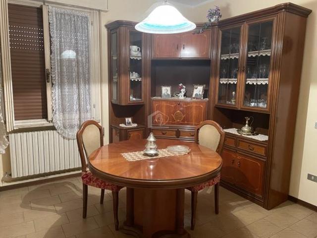 Villa Indipendente in vendita a Bondeno Di Gonzaga, Lombardia