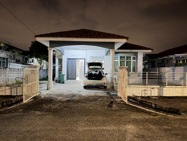 Bungalow for sale in Wellesley, Penang