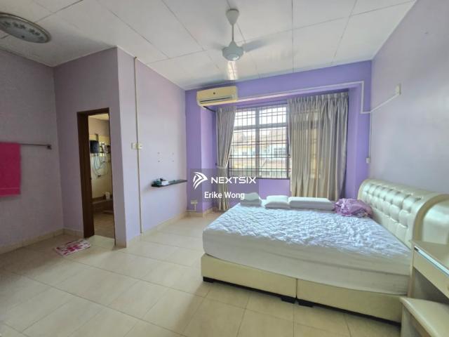 Residential House for sale in Kota Kemuning, Selangor