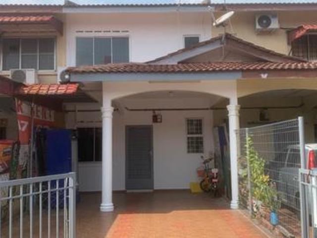 Terraced House for sale in Malaka