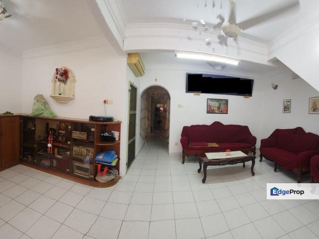 House for sale in Malaka