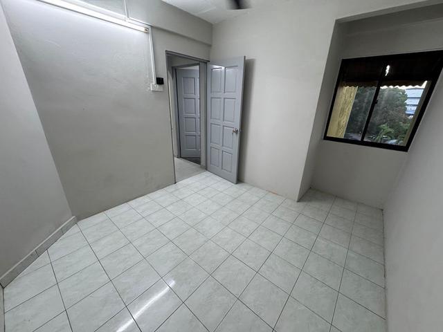 Apartment for sale in Malaka