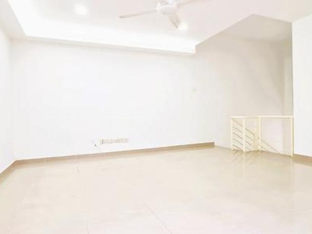 Townhouse for sale in Petaling, Damansara Damai