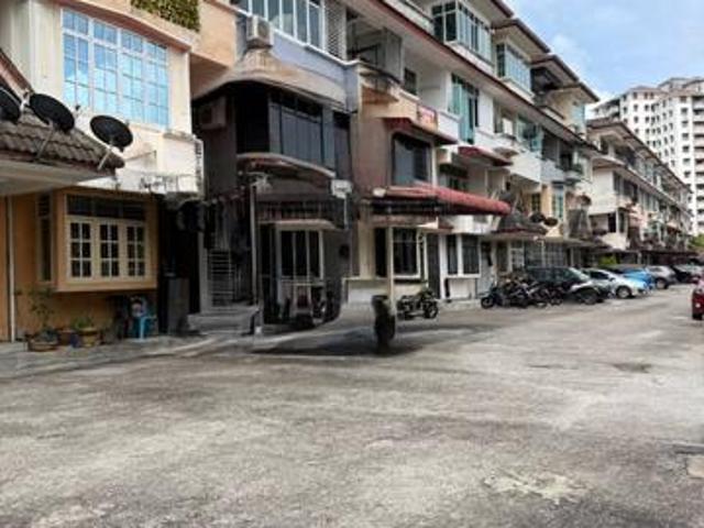 Townhouse for sale in Georgetown, Penang