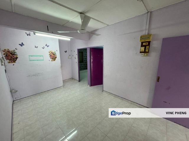 House for sale in Malaka