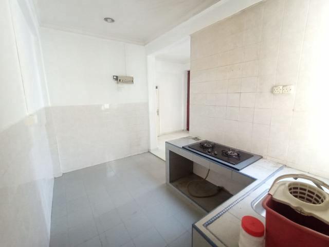 Flat for sale in Malaka