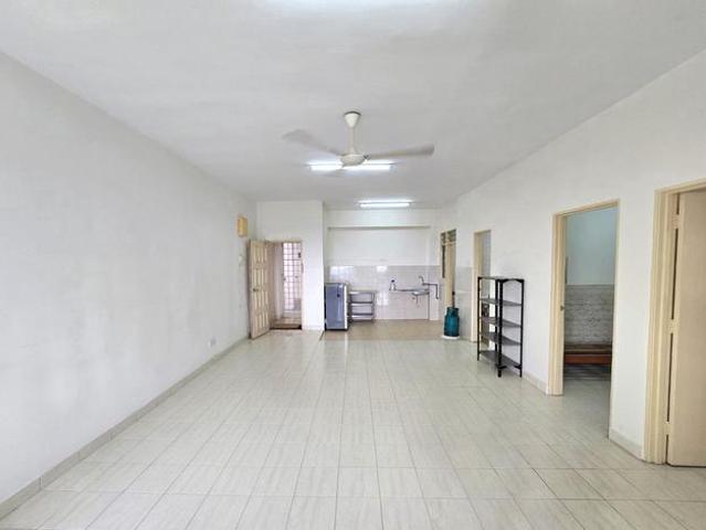 Condominium for sale in Petaling, Alam Impian