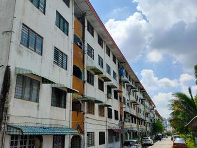 Flat for sale in Kajang, Langat