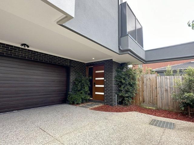 Townhouse for rent in Camerons Creek, Victoria