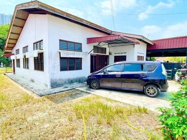 Terraced House for sale in Salak Selatan